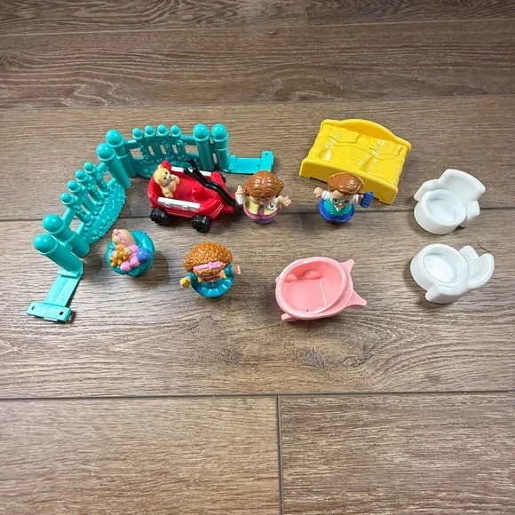 Fisher Price Little People Sweet Sounds Home Tested and Working, 10 Accessories - Picture 9 of 9